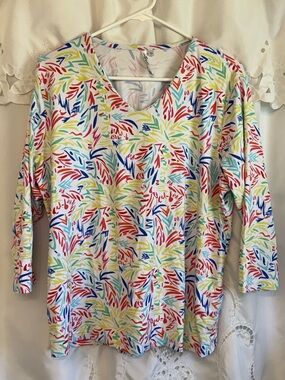 Lulu-b Multicolor V-Neck Women’s 3/4 sleeve Top